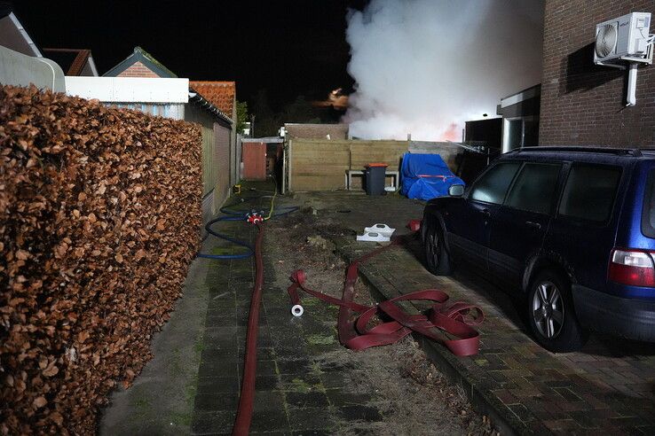 Brand in schuur aan de Anjerweg in Westenholte