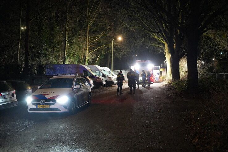Man zwaargewond bij brand in bestelbus in Zwolle