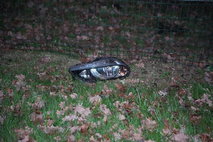 Eenzijdig ongeval op Maatgravenweg: auto raakt twee bomen, één gewonde