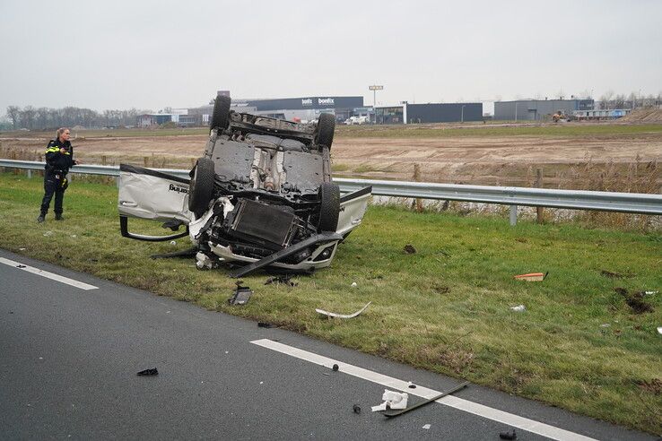 Frontale aanrijding op N340 bij Zwolle: meerdere gewonden, weg afgesloten