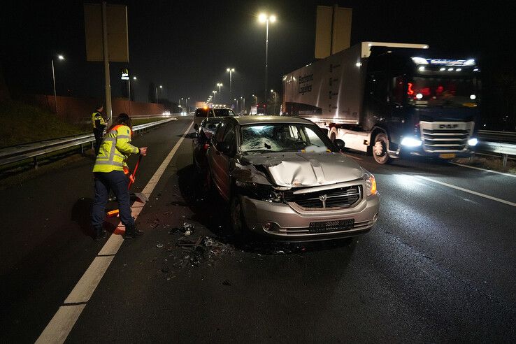 Twee ongevallen zorgen voor lange file op A28 bij Zwolle