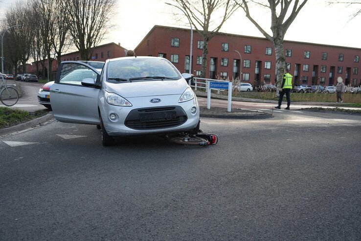 Fietser aangereden op rotonde in Stadshagen Zwolle