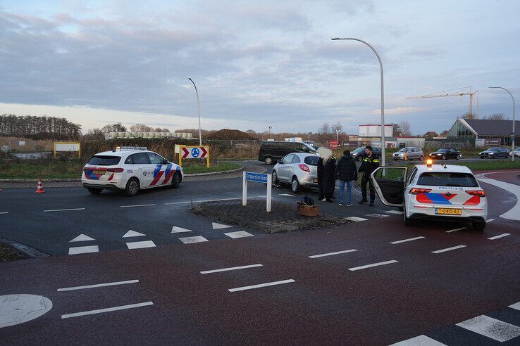Fietser aangereden op rotonde in Stadshagen Zwolle