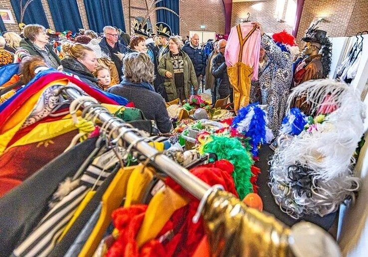 Cheque van € 5.000 uitgereikt aan Sassendonkse Optocht