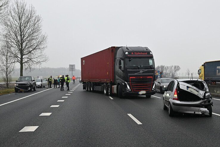 Twee rijstroken A28 bij Zwolle dicht na aanrijding