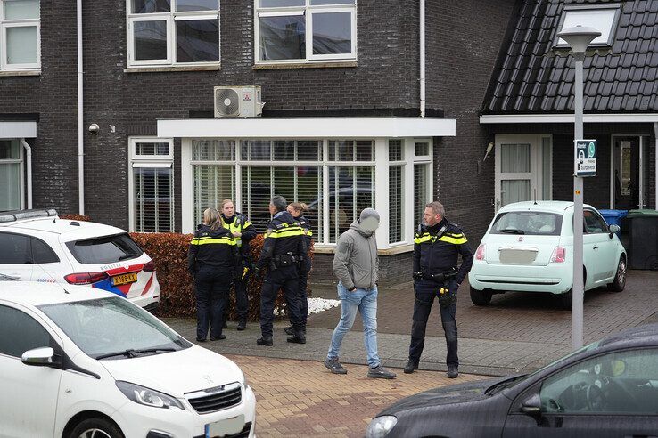 Man na incident op dak woning opgevangen in Zwolle