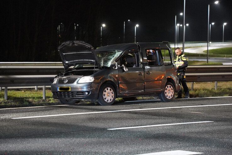 Auto met moeder en twee kinderen betrokken bij ongeval met vrachtwagen op A28 bij Zwolle