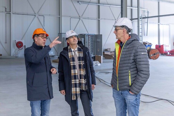 Wethouder Bas Wonink opent Open Bedrijvendag Kampen bij Prince Fibre