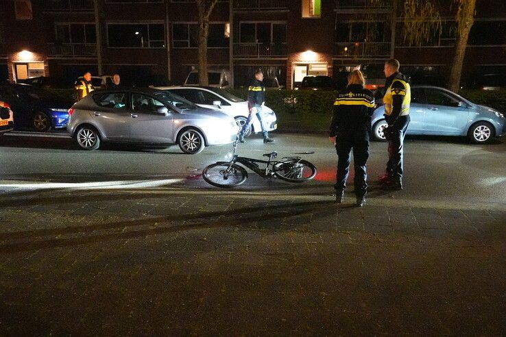 Fietser raakt behoorlijk gewond na val in nachtelijke uren in Marie Koenenstraat
