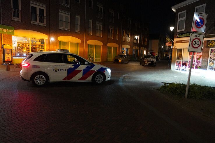 Gevel winkel zwaar beschadigd na nachtelijke ramactie in Zwolle