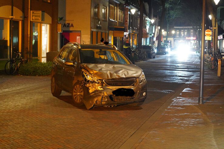 Gevel winkel zwaar beschadigd na nachtelijke ramactie in Zwolle