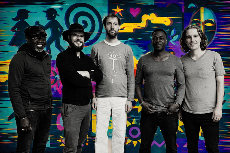 Sounds Like Juggling met preview van nieuwe voorstelling INVITES op Bevrijdingsfestival Overijssel