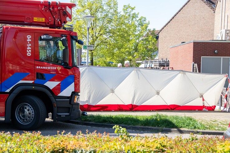 Overleden persoon aangetroffen in auto aan de Paardebloem in Kampen