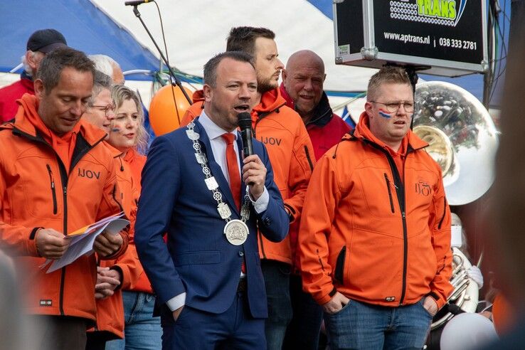 Koningsdag IJsselmuiden: een feestelijke dag vol traditie, muziek en gezelligheid