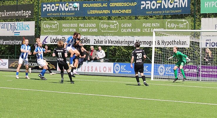 KHC vs. CSV Apeldoorn: Een wedstrijd vol strijd, pech en omstreden momenten