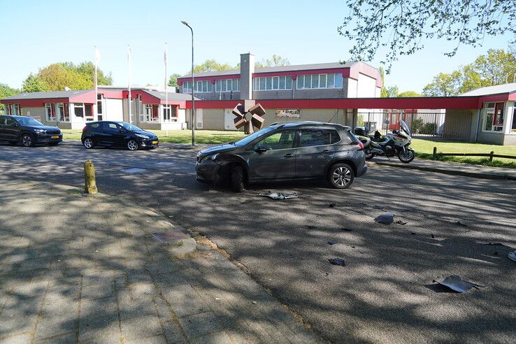 Auto’s botsen in 30 km/u-zone op Tichelmeesterlaan