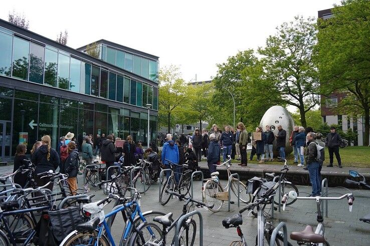 Informatieavond over azc in Stadshagen trekt demonstranten