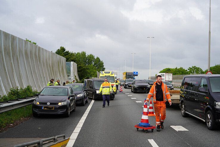 Vertraging op A28 na botsing met drie voertuigen bij Zwolle