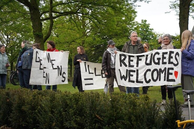 Informatieavond over azc in Stadshagen trekt demonstranten