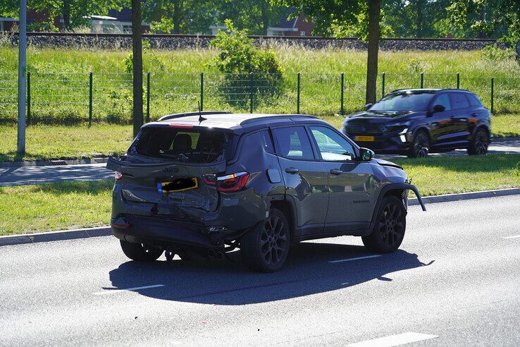 Forse schade en verkeershinder na kop-staartbotsing op de Hasselterweg