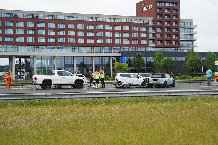 Forse verkeershinder na kop-staartbotsing op A28 richting Zwolle