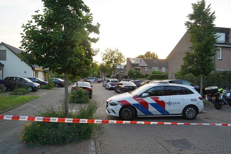 Politieactie bij woning in Berkum na melding over overlast