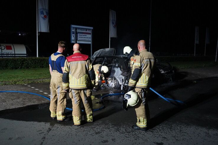 Twee auto’s uitgebrand op parkeerterrein Hockeyclub Zwolle