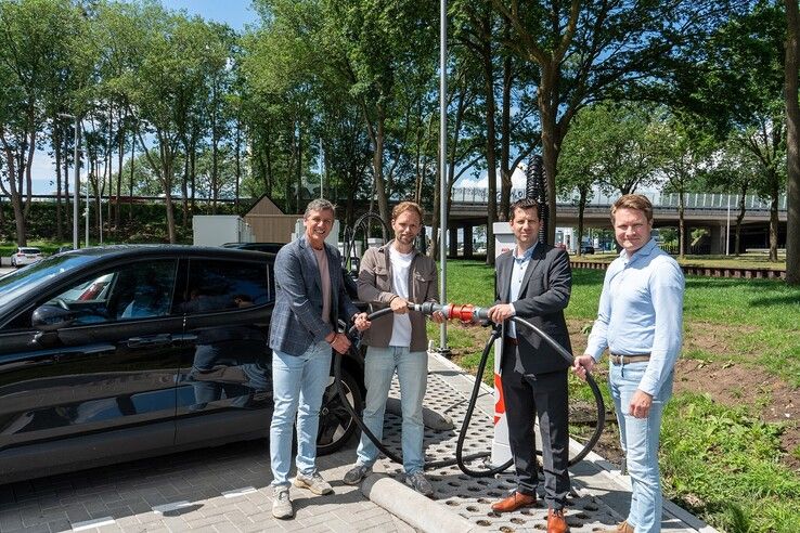 Nieuw laadplein bij De Lichtmis in Zwolle geopend