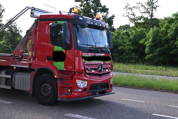 Kop-staartbotsing tussen twee vrachtwagens op de Blaloweg