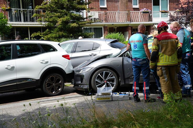 Drie auto’s beschadigd bij aanrijding op Meppelerstraatweg
