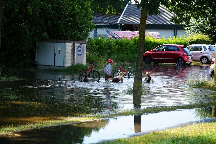 157 huishoudens zonder water na leidingbreuk aan de Voorsterweg