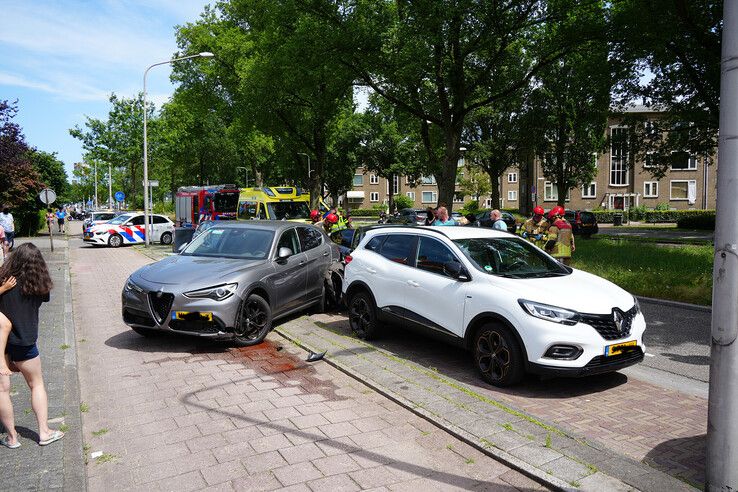 Drie auto’s beschadigd bij aanrijding op Meppelerstraatweg