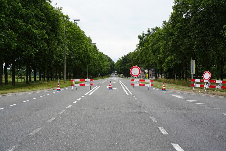 N35 tussen Raalte en Zwolle afgesloten door grote verzakking bij Ganzenpanbrug