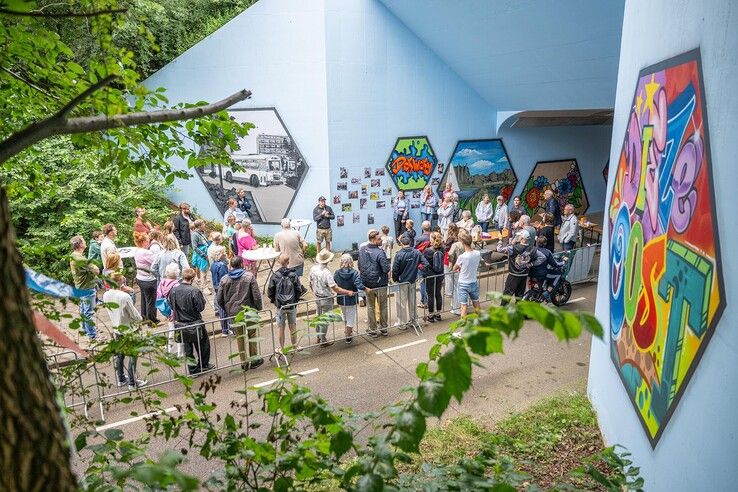 Devotentunnel is af: nieuwe graffiti fleurt belangrijke fietsroute op