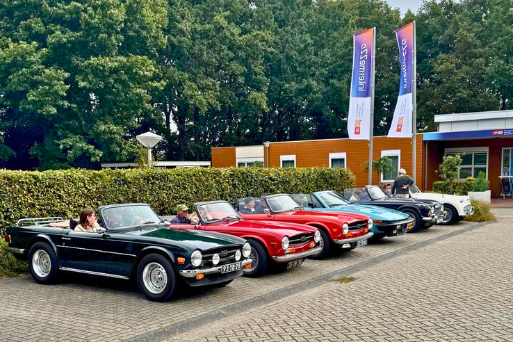 Oldtimertoertocht voor mensen met kanker vertrekt vanuit Zwolle
