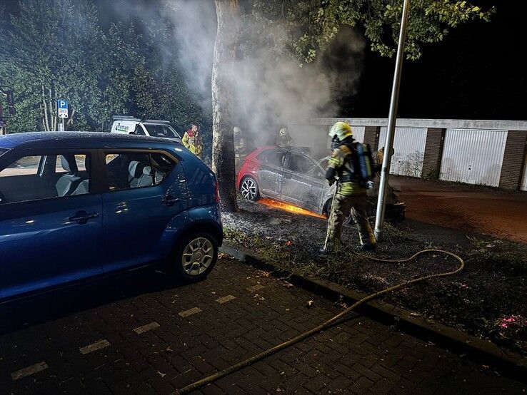 Auto brandt volledig uit aan de Gantel Gein