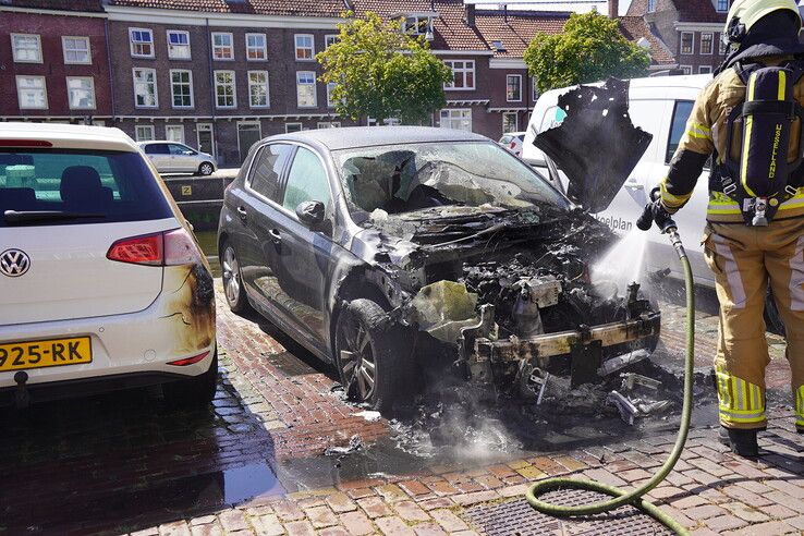 Autobrand aan de Thorbeckegracht