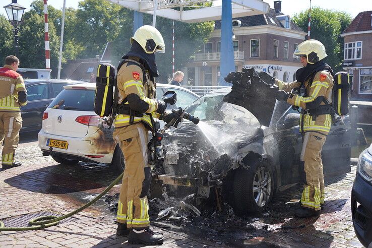 Autobrand aan de Thorbeckegracht