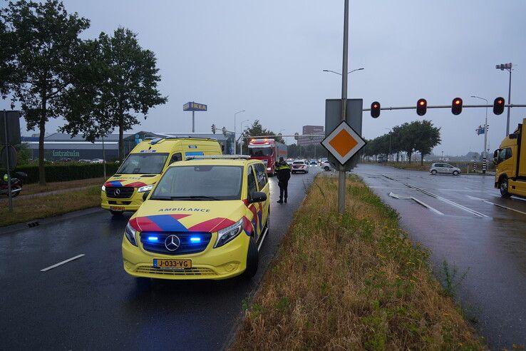 Fietser aangereden door auto