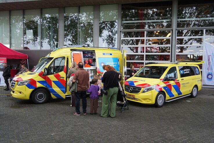 Regen houdt bezoekers niet weg bij open dag Brandweer