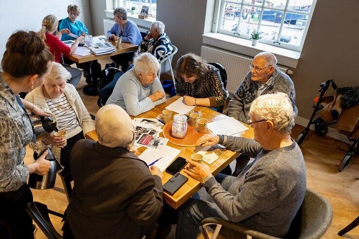 Senioren delen herinneringen in Café Boemerang Kampen