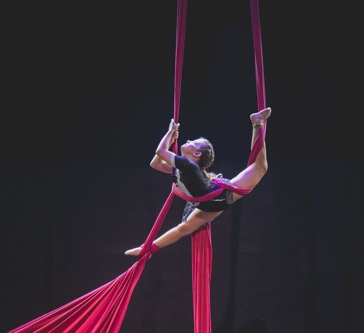 Zelf jongleren of koorddansen tijdens open dag Jeugdcircus Pavarini