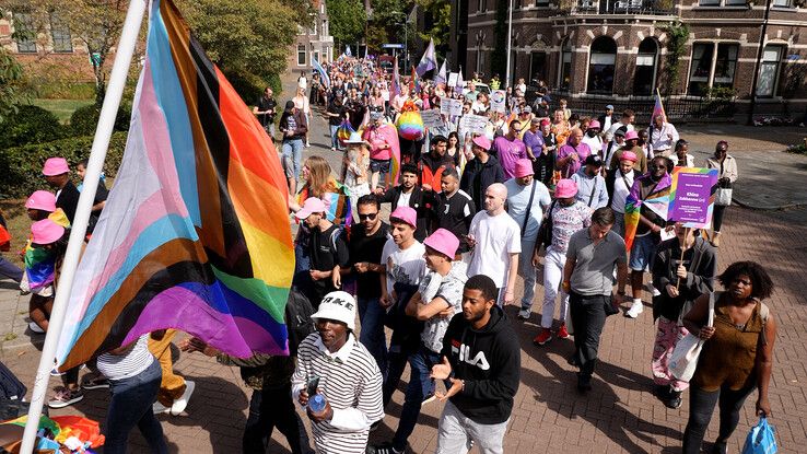 Honderden mensen liepen mee met Pride Mars door Zwolle: ‘We zijn er nog lang niet’