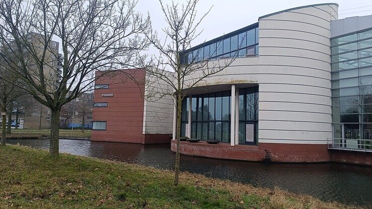 Parkeerplaats bij winkelcentrum Hanzewijk in Kampen gaat op de schop