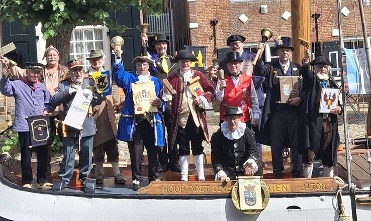 Landelijk concours van Stads- en Dorpsomroepers in Zwolle