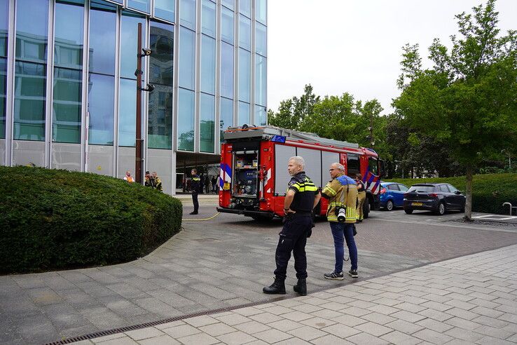 Rechtbank Zwolle korte tijd ontruimd na brand in technische ruimte