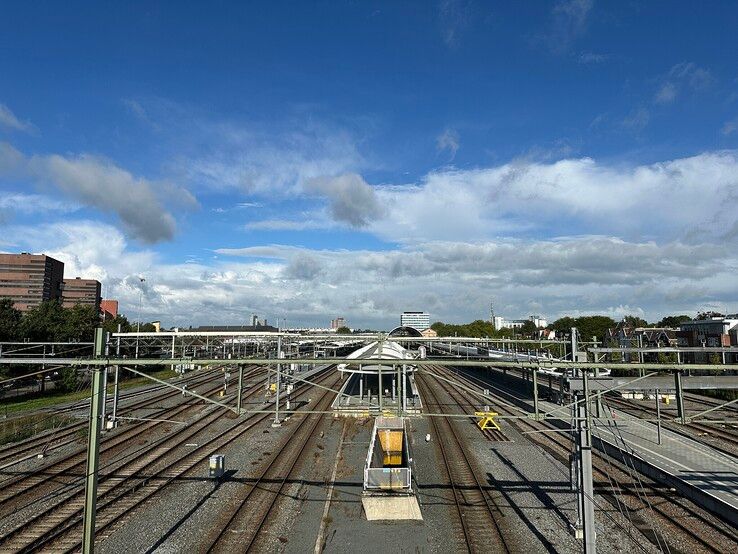 In beeld: Uitgestorven station Zwolle door staking OV