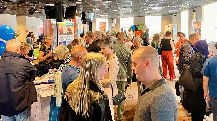Vrijwilligersmarkt in Stadskazerne Kampen