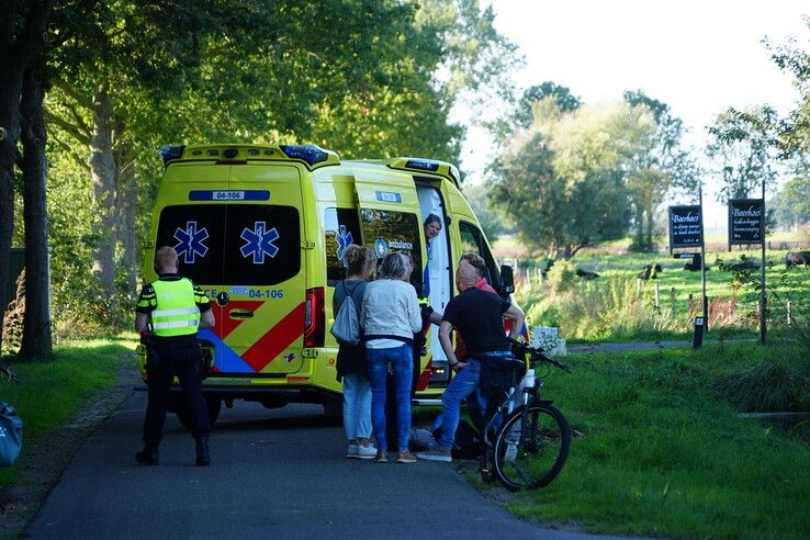 Fietser naar ziekenhuis na val op Koepelallee