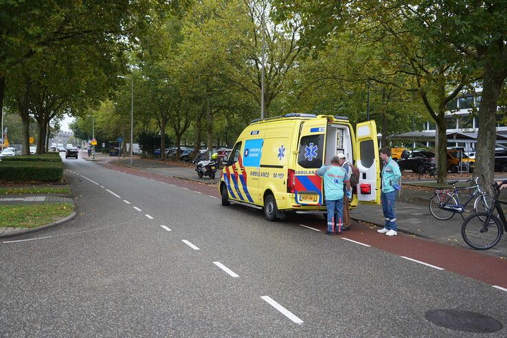 Fietser gewond bij aanrijding met vrachtwagen